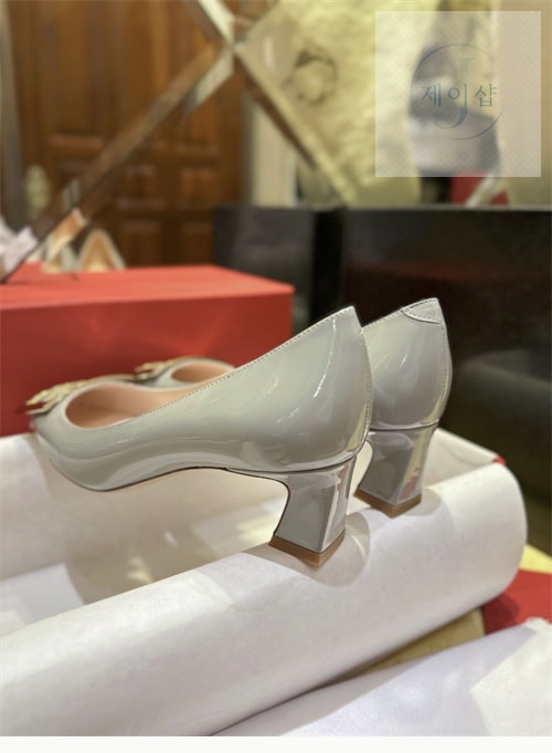 로저 비비에 트럼펫 메탈 버클 펌프스4.5cm - 상세 이미지